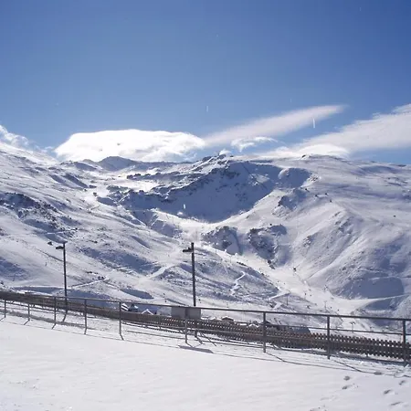 فندق Montesol Arttyco سْييرا نيفادا
